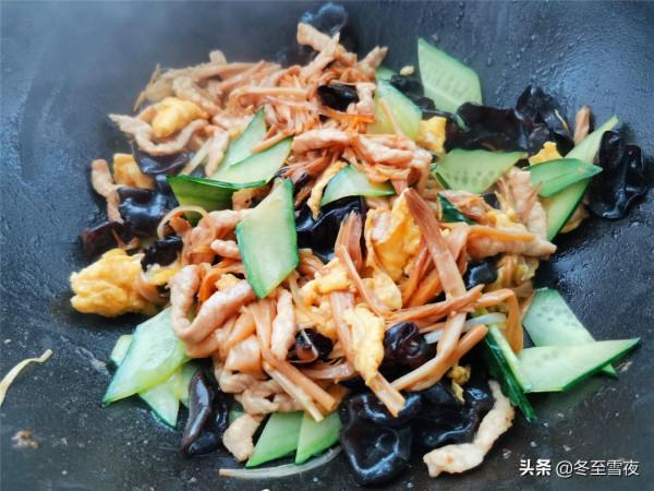 這5種食材放到一起炒，是北方的一道經典下飯菜，節日家宴受歡迎