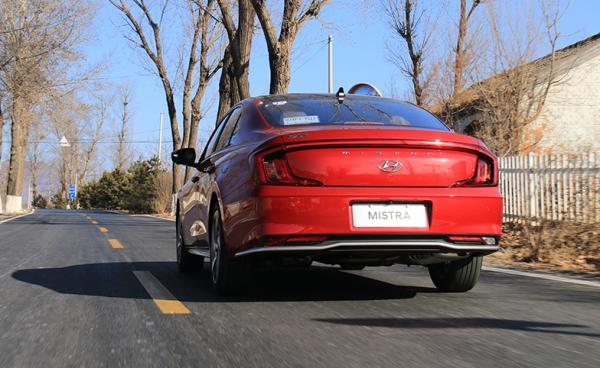 試駕北京現代名圖，造型前衛卻逐漸被市場淘汰！