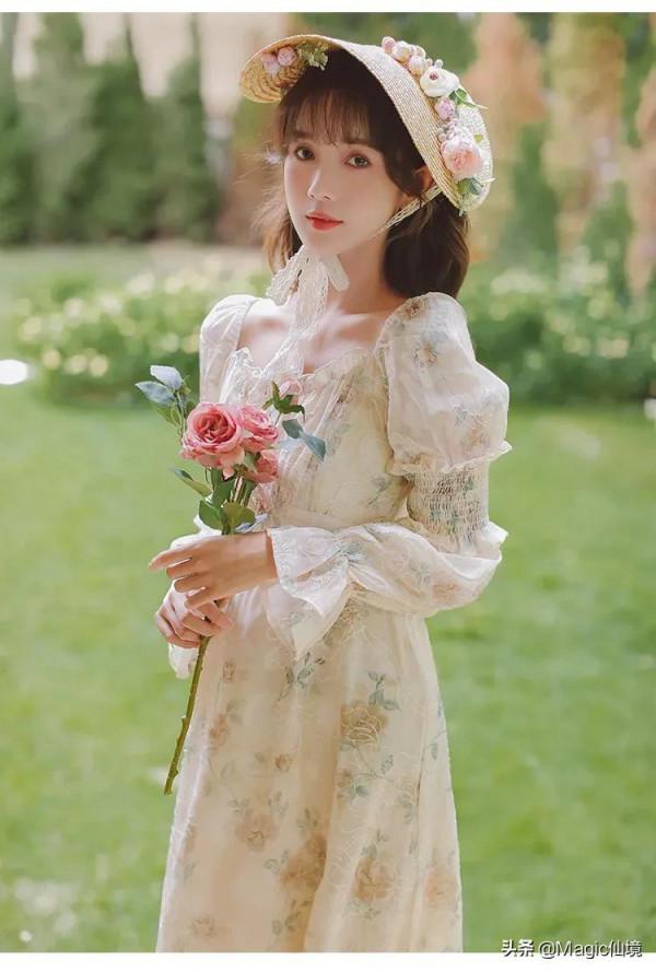 日常穿搭-刺繡公主連衣裙