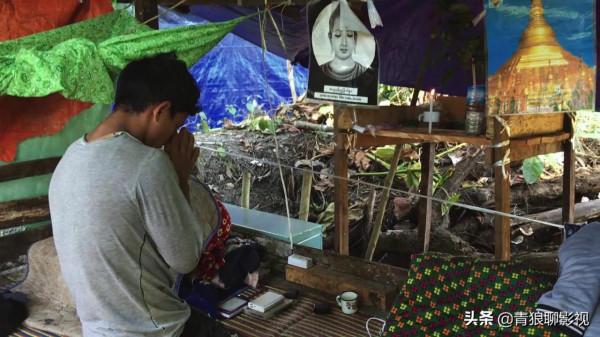 緬甸血琥珀有多值錢，大二小夥輟學進山採礦，一袋價值9萬元？