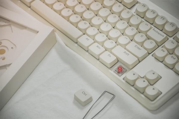 無線雙模,比男友更懂你,IKBC S300牛乳淺咖無線鍵盤 無線雙模,比男友更懂你,IKBC S300牛乳淺咖無線鍵盤