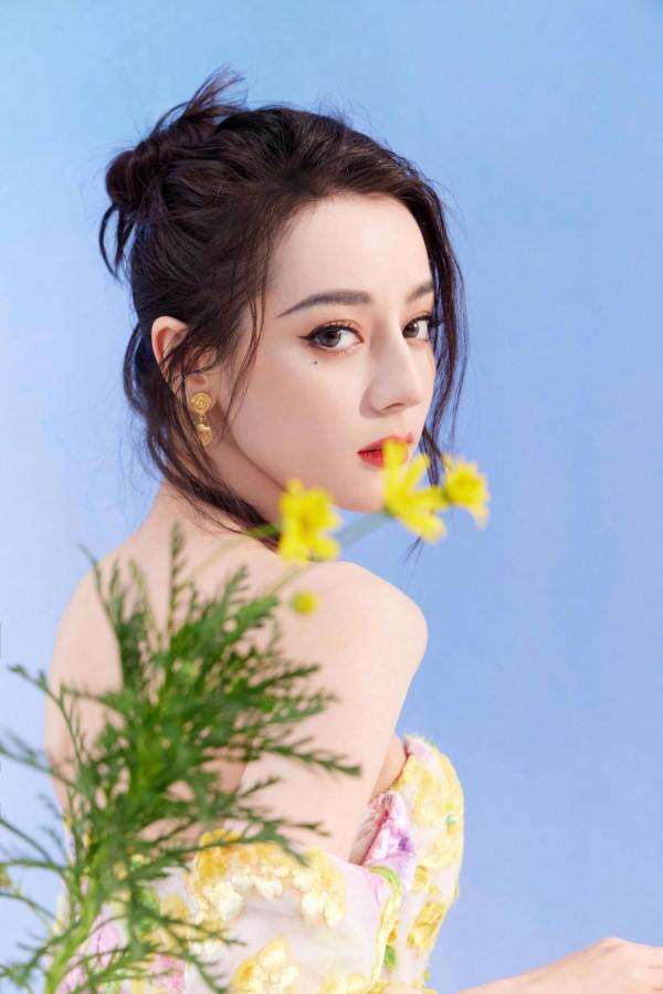 熱巴美出圈的禮服造型