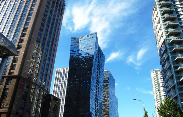 小城樓市，能否逆週期發展