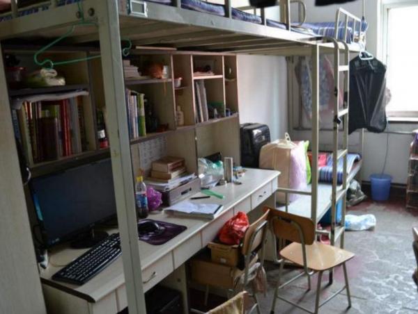 南開大學“夫妻宿舍”走紅，學生拍手叫好，家長卻無法理解