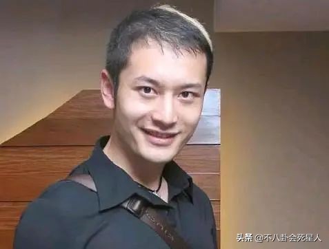 10位中年男星“禿頂”大賞:黃曉明、沙溢頭頂稀疏,最意外是他 10位中年男星“禿頂”大賞:黃曉明、沙溢頭頂稀疏,最意外是他