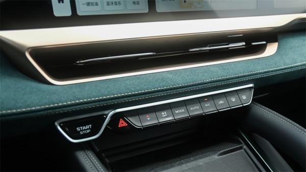 15萬的吉利星越L,真能開出30萬質感? 15萬的吉利星越L,真能開出30萬質感?