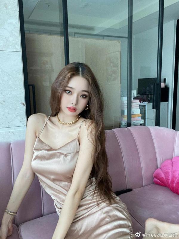 顏值即正義宋智雅