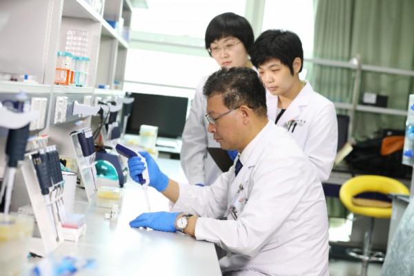 用中國藥物、方案治晚期食管癌獲突破性進展,超七成患者獲益 用中國藥物、方案治晚期食管癌獲突破性進展,超七成患者獲益