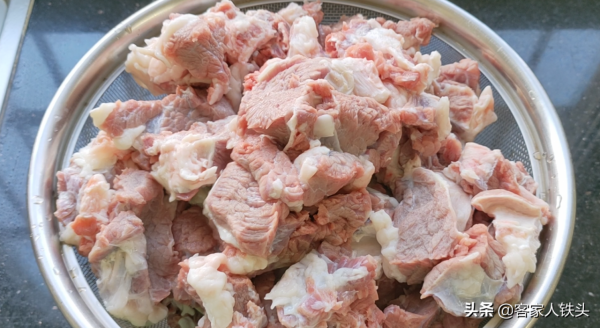 天冷多吃蘿蔔,加3斤牛腩,教你廣東有名的做法,好吃過癮吃不膩 天冷多吃蘿蔔,加3斤牛腩,教你廣東有名的做法,好吃過癮吃不膩