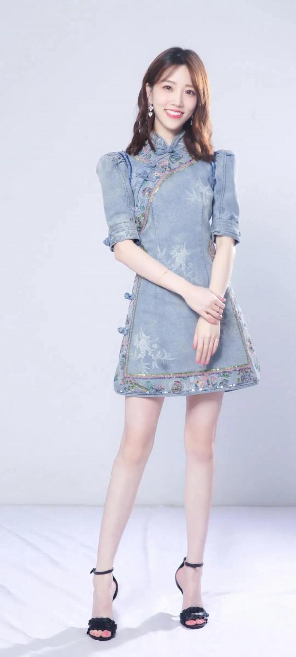 張純燁 全面屏 腿精桌布 張純燁 全面屏 腿精桌布