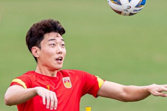 津門虎後防第一引援人選浮出水面，已成當紅國腳，在豪門效力多年