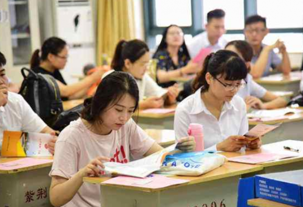 教育部通知，這類大學生畢業後可免試成為公務員，還是幹部級別