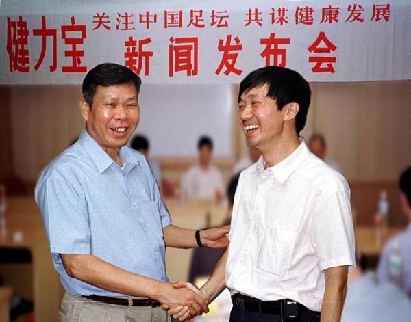 連外國人都驚呼&OpenCurlyDoubleQuote;東方魔水&rdquo;的健力寶，毀在一個&OpenCurlyDoubleQuote;氣功大師&rdquo;手中