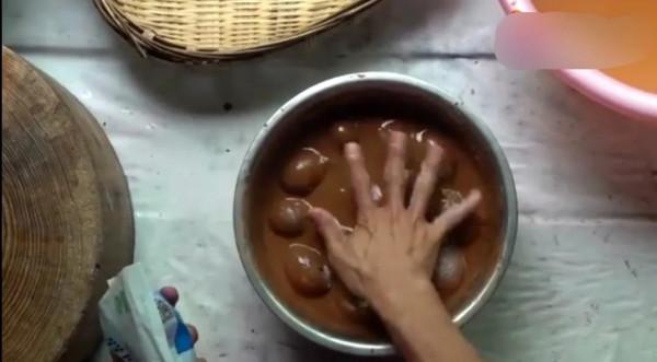 鹹鴨蛋的秘製配方，二十年經驗告訴你，保證個個出油，越吃越香