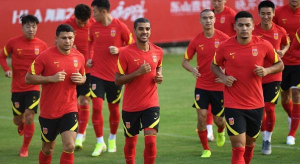 黃健翔爆爭議言論:中國足球運動員都是勇士,侮辱他們是懦夫行為 黃健翔爆爭議言論:中國足球運動員都是勇士,侮辱他們是懦夫行為