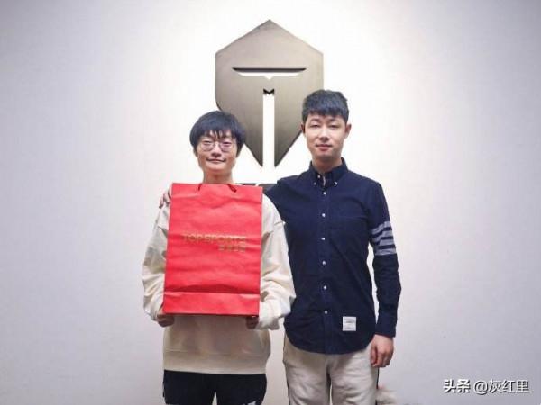 英雄聯盟:三支全華班準備起航,唯有RNG可以逆風高飛奪得S賽冠軍 英雄聯盟:三支全華班準備起航,唯有RNG可以逆風高飛奪得S賽冠軍