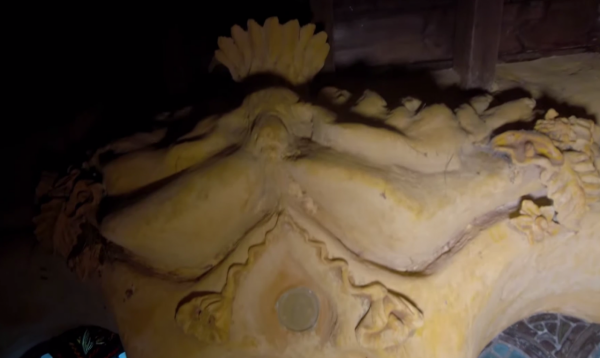 一座由石頭搭建的藝術城堡，卻被遺棄了21年