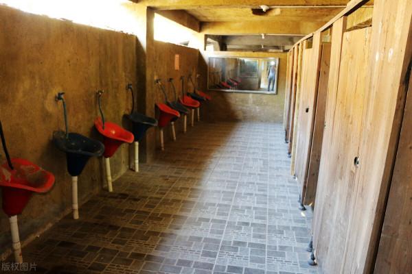 北京45平米的詭異蝸居，僅花費26萬改造成3室2廳，同時住8人