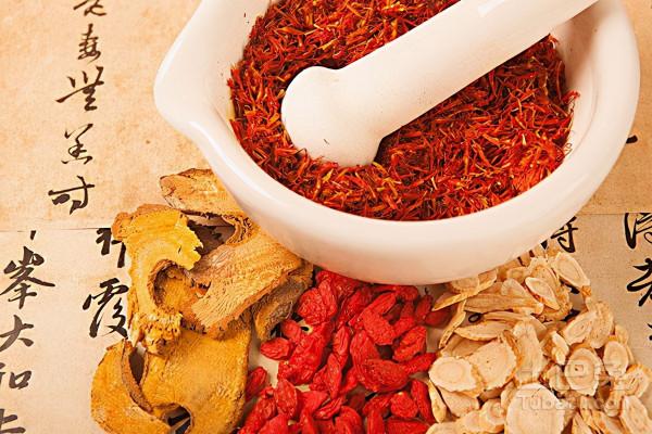 脫髮嚴重,頭頂稀疏怎麼辦?中醫該如何拯救? 脫髮嚴重,頭頂稀疏怎麼辦?中醫該如何拯救?