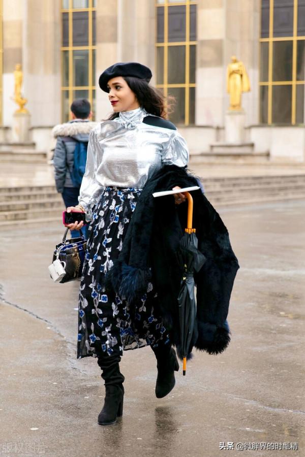 第一次看劉詩詩扎麻花辮,少女感“營業”的她,是被楊冪傳染了? 第一次看劉詩詩扎麻花辮,少女感“營業”的她,是被楊冪傳染了?