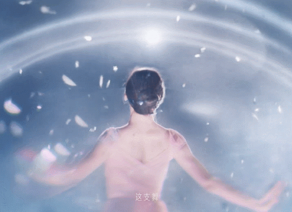 金晨跳舞又殺瘋了？單品穿出一個團的架勢！快來get氣場兩米八的同款