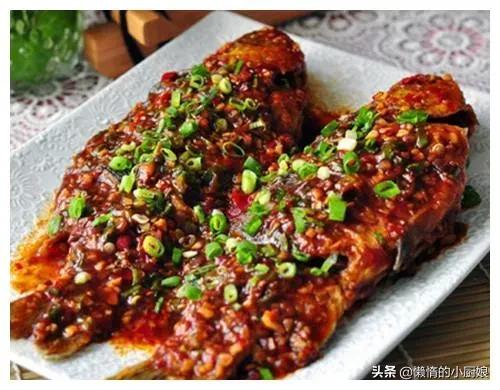 過年時做上這麼一道豆瓣魚，魚肉鮮香美味，湯汁拌米飯，真香啊