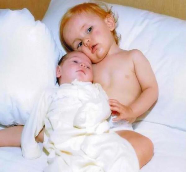 邁克爾傑克遜去世11年後:大兒子遺傳白癜風,女兒患抑鬱症 邁克爾傑克遜去世11年後:大兒子遺傳白癜風,女兒患抑鬱症