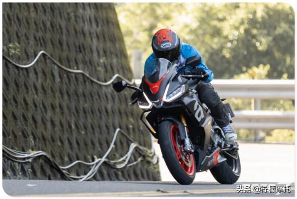 2021 RS660 試駕：操控、電控一次滿足，中量級運動車款新世代