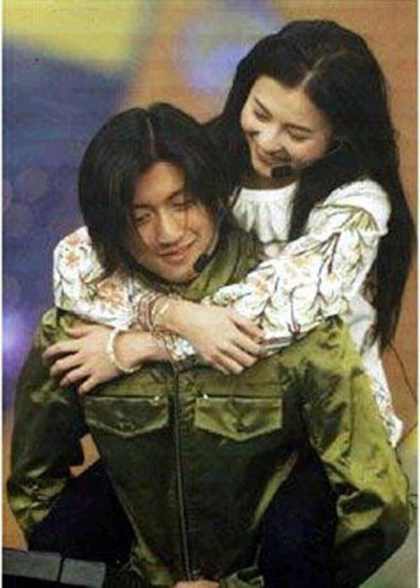 謝霆鋒愛過的6個女人,都是“姐姐輩”,最大大他8歲,最小3個月 謝霆鋒愛過的6個女人,都是“姐姐輩”,最大大他8歲,最小3個月