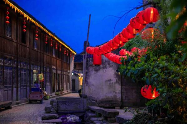浙江有一個百年古鎮,小橋流水,煙火氣息十足,超適合一個人發呆 浙江有一個百年古鎮,小橋流水,煙火氣息十足,超適合一個人發呆