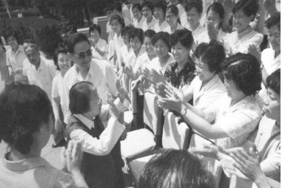 周恩來逝世後，鄧穎超收到一封神秘來信，8年後才見到寫信之人