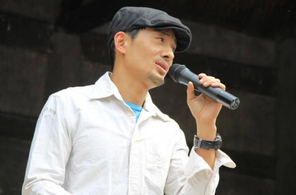 “放羊娃”阿寶：真實身份被揭穿，“草根歌王”的神話也就破滅了