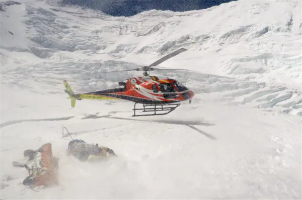 為什麼珠峰上的遺體沒人搬運？睡美人、綠靴子，20多年沒被安葬