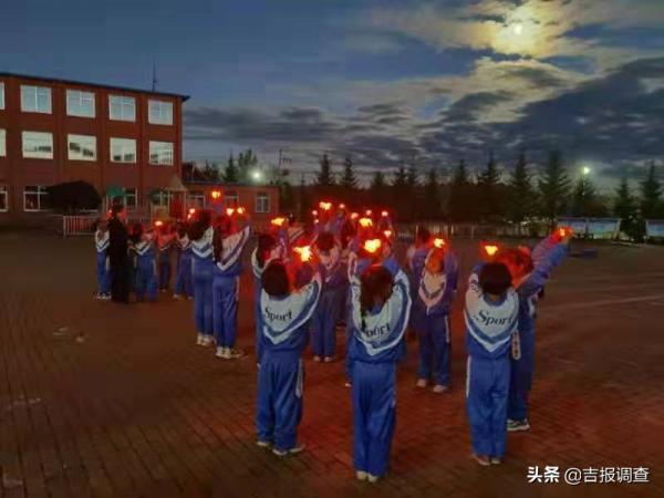 才藝展示，品味經典！撫松縣第七小學舉辦中秋賞月詩詞大會