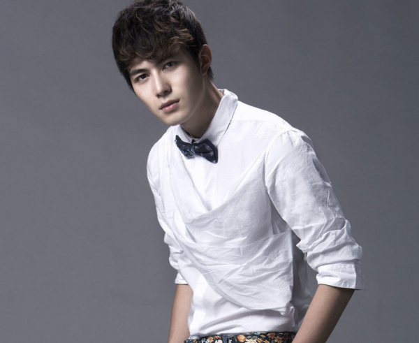 陳學冬上網課的環境令人心酸，學習內容引爭議，學生：看不下去了