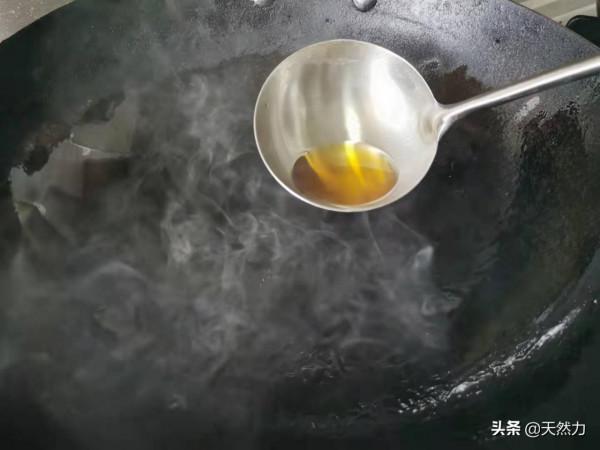 回鍋肉怎麼做才好吃？來看看傳統的川菜做法，肥而不膩，真解饞
