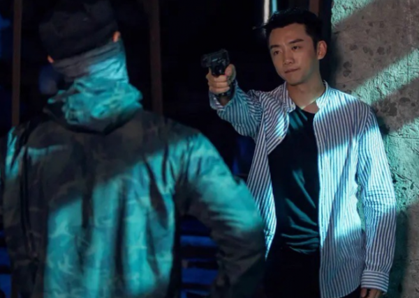 東方又甩出“王炸”劇，僅播1集口碑收視雙高，張國立新劇好上頭