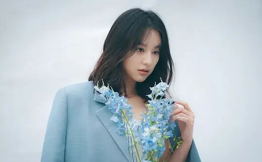 “天然女神”金智媛：顏值絲毫不輸宋慧喬，如今廣告接到“手軟”