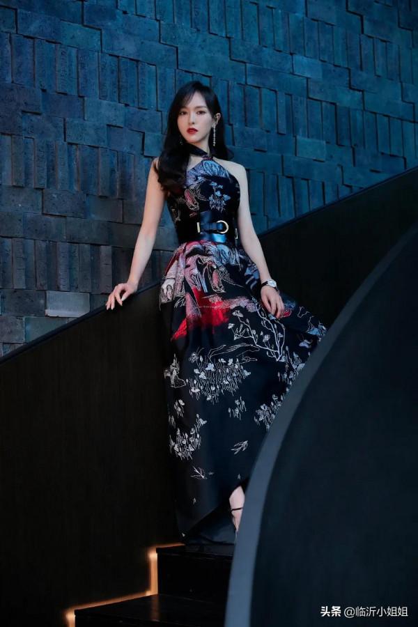 唐嫣，外貌出眾，擁有超高顏值！優雅氣質讓她美得更加高階和清冷