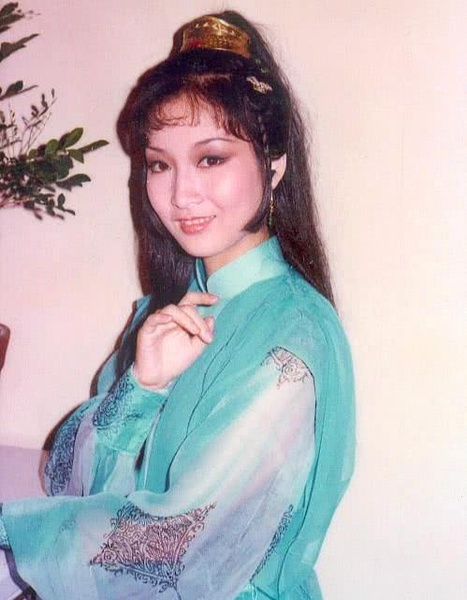 當年劇組沒錢打首飾，女演員滿頭鐵線鋼圈，卻打造出一批古裝女神