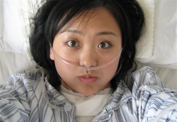女孩患癌，被醫生三次宣判死亡時間，13年後卻戰勝癌症，太堅強
