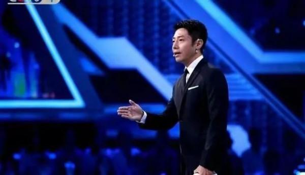 應採兒一句“印錯了”化解尷尬,社交牛逼症人的魅力 應採兒一句“印錯了”化解尷尬,社交牛逼症人的魅力