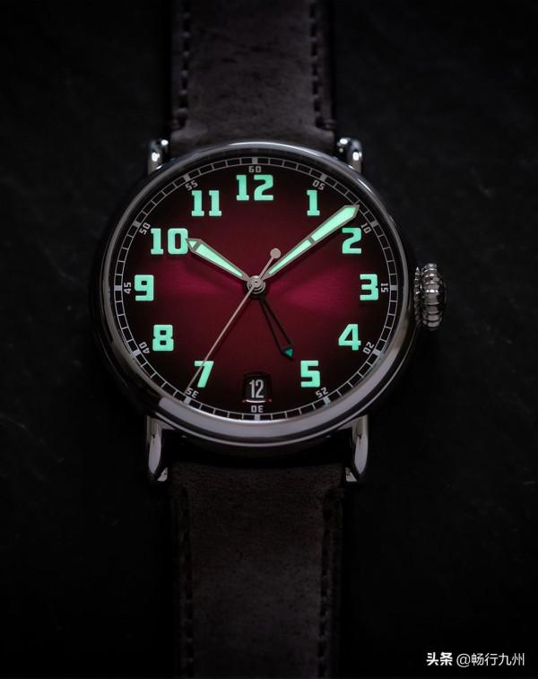 亨利慕時推出 Heritage 傳承者兩地時間腕錶 亨利慕時推出 Heritage 傳承者兩地時間腕錶