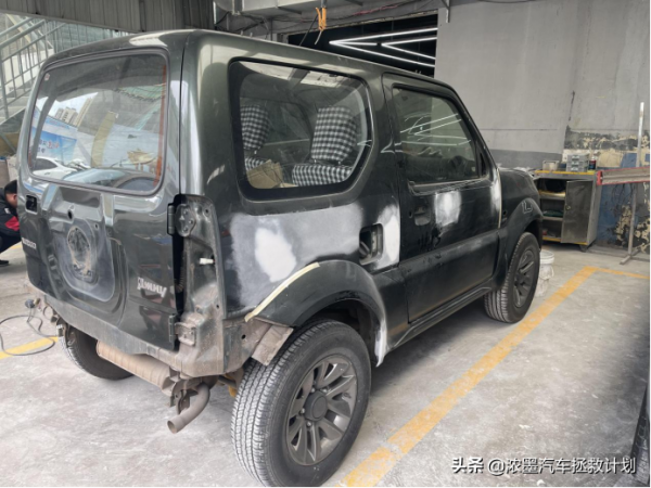 「可愛小車」整備一臺袖珍小車鈴木吉姆尼，有型才能釋放你的個性