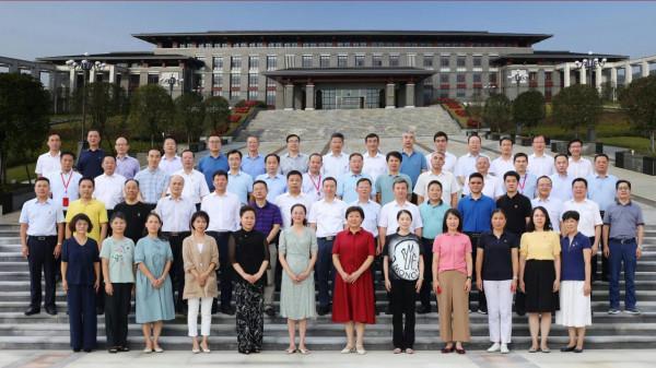 門外看太極:三虛抱一實 門外看太極:三虛抱一實