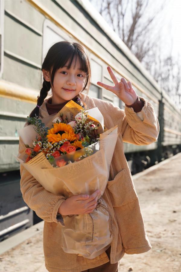 《三生三世十里桃花》開播五週年，“小應離”長大撞臉歐陽娜娜？