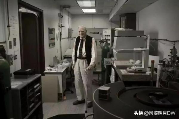 54歲失業，97歲獲諾貝爾獎，保持終身學習的人到底有多牛逼