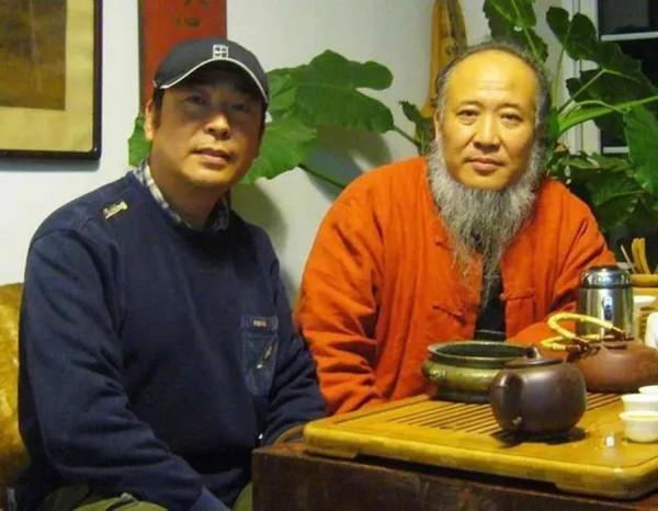 53歲畫家楊彥花費4千萬，迎娶21歲非洲大學生，生子後卻出家為僧