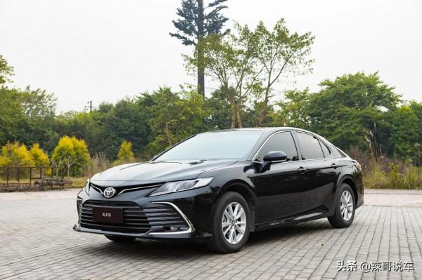 小鵬P7、豐田凱美瑞智慧對比，新勢力的優勢在哪裡？