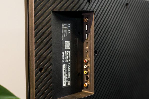 揭秘極致音畫小心機，高階軟屏＋音腔倒相管，榮耀智慧屏太細節